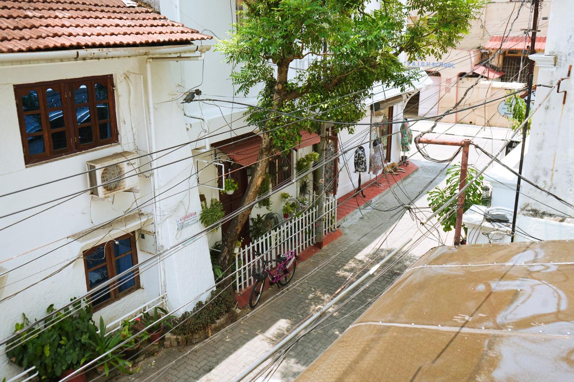 Mother Tree Inn Коччи Экстерьер фото